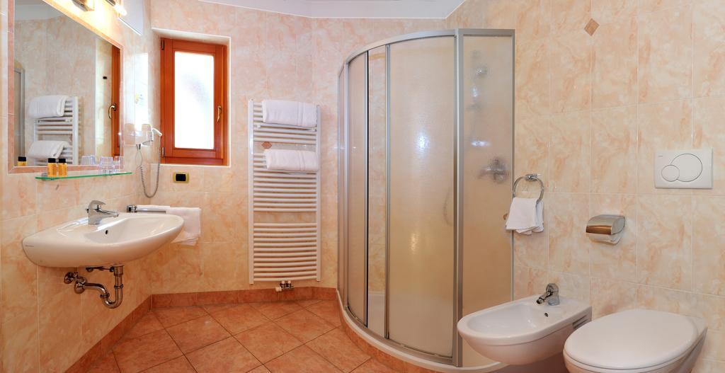Hotel Hochrain Rasa Екстериор снимка